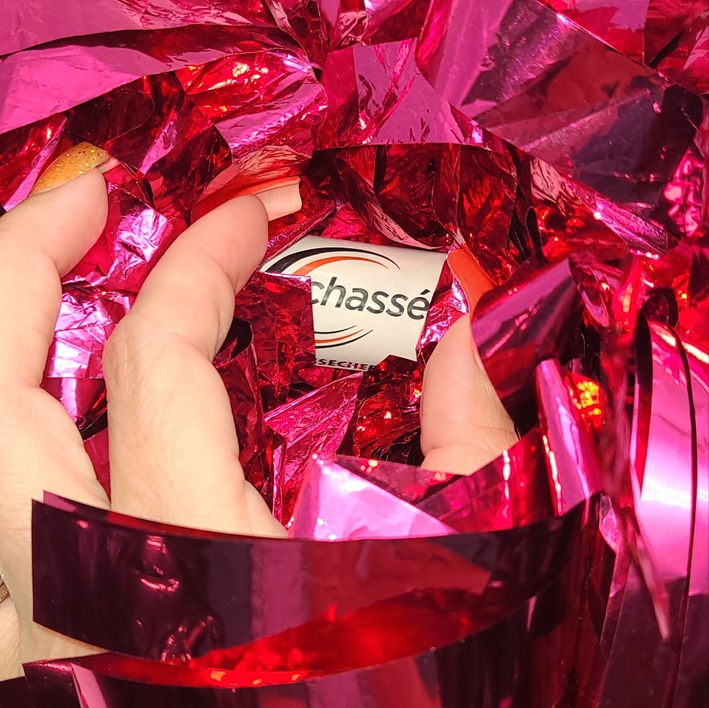 Cheerleading pom poms